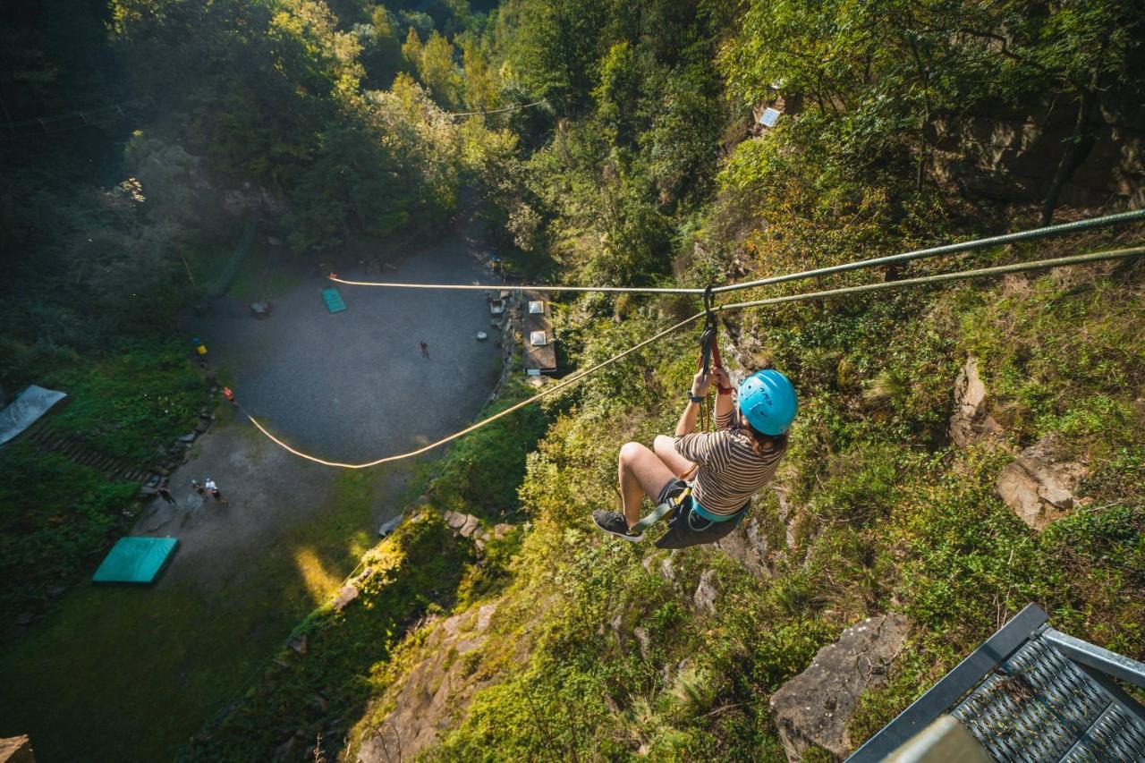 Gite De La Tour - Dinant Evasion ภายนอก รูปภาพ